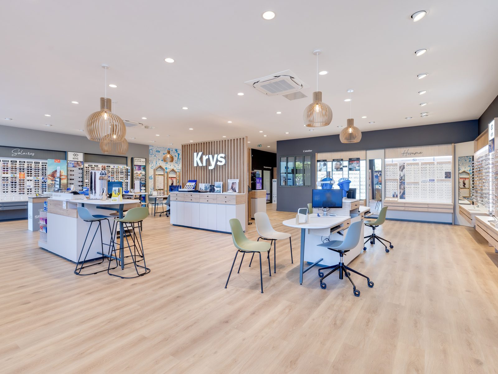 Intérieur du magasin Krys Optique & Audition de Lagny-le-Sec, opticien près de Saint-Pathus